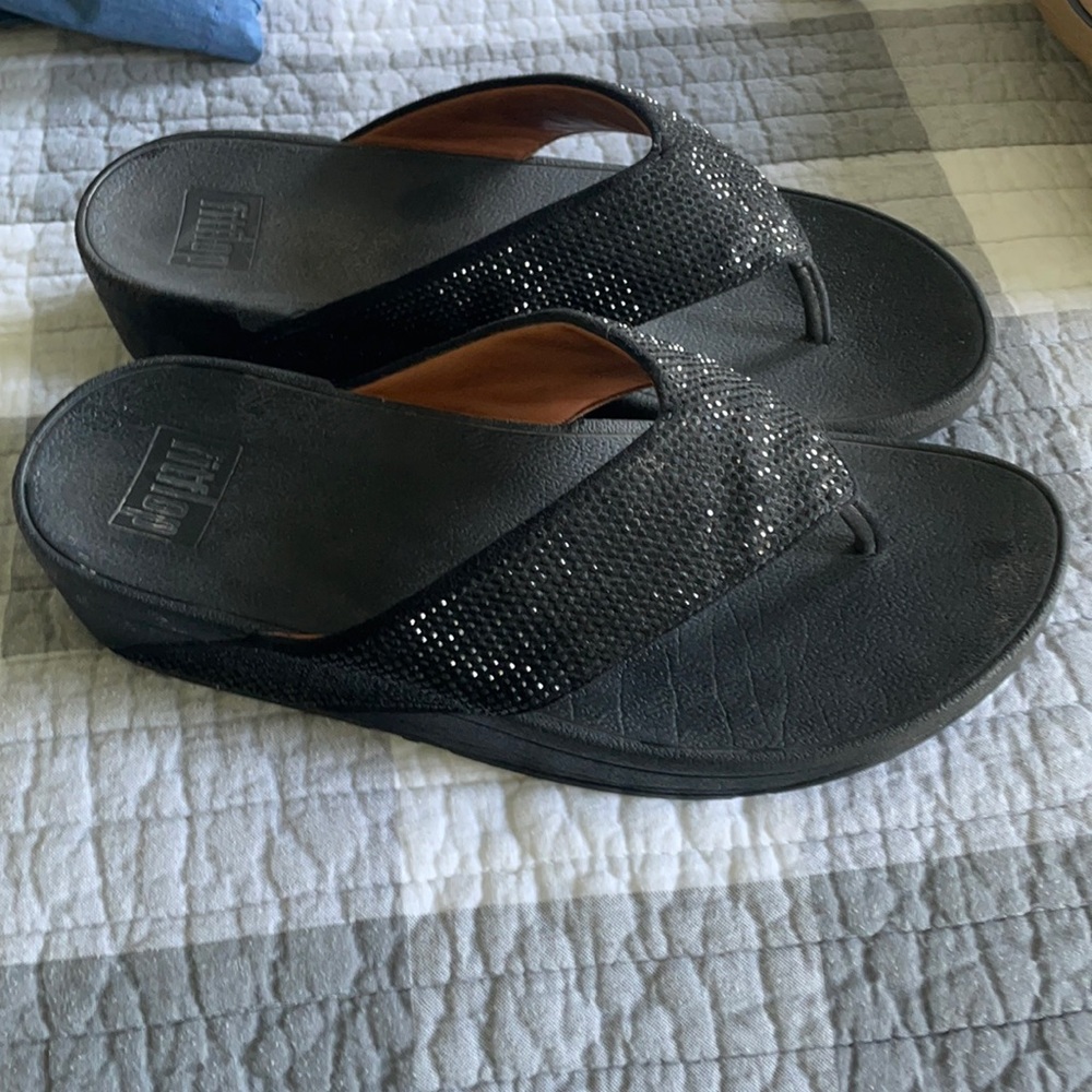 Woman’s fitflop black sandals